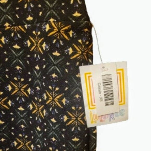 LuLaRoe Black with Green, Gold Stars Geometric Pattern Cassie Skirt Size XS NWT - Picture 2 of 5